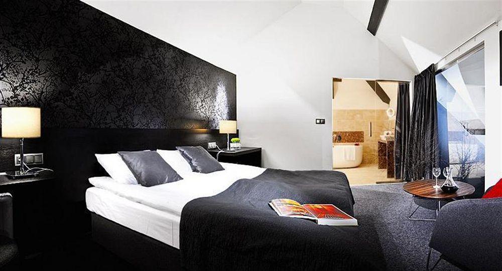 Hotel Remes Opalenica Eksteriør bilde