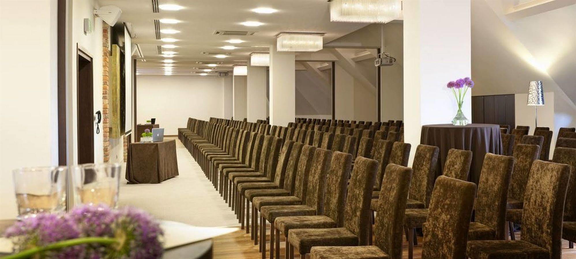 Hotel Remes Opalenica Eksteriør bilde