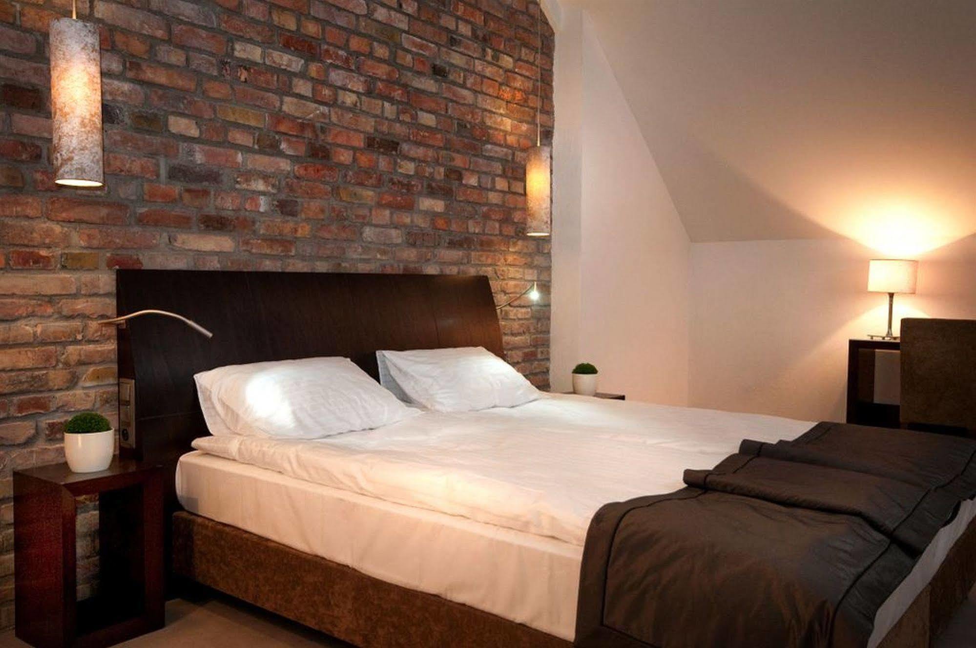 Hotel Remes Opalenica Eksteriør bilde